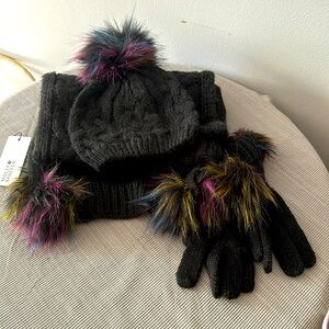 Molly Bracken Pom Pom Set Scarf, Hat & Gloves black